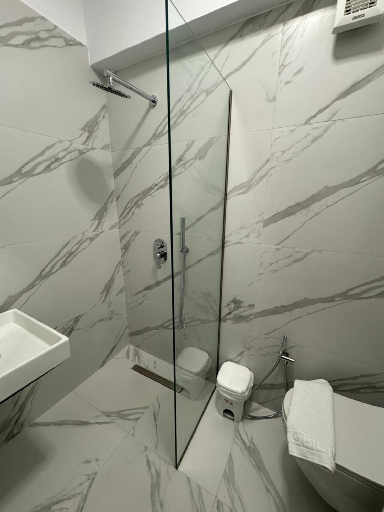 Meraki Hotel Sarandë Esterno foto